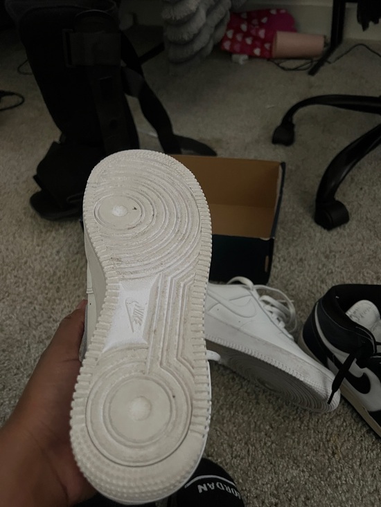 Nike Kids White Low-Top Sneakers - Picture 6 of 6